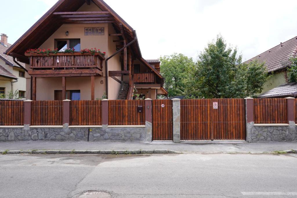 Casa Felice Hotel Brasov Exterior photo